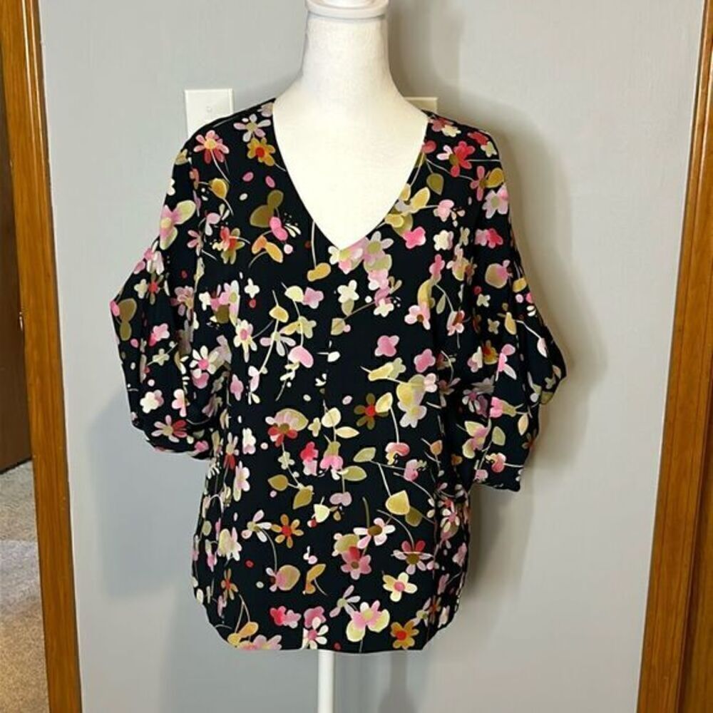 CAbi Charm Blouse Black Floral V-Neck Short Kimono Sleeve Size XS